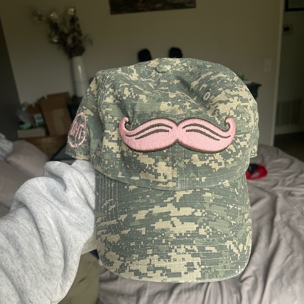 Camouflage pink mustache ball cap size Women’s
